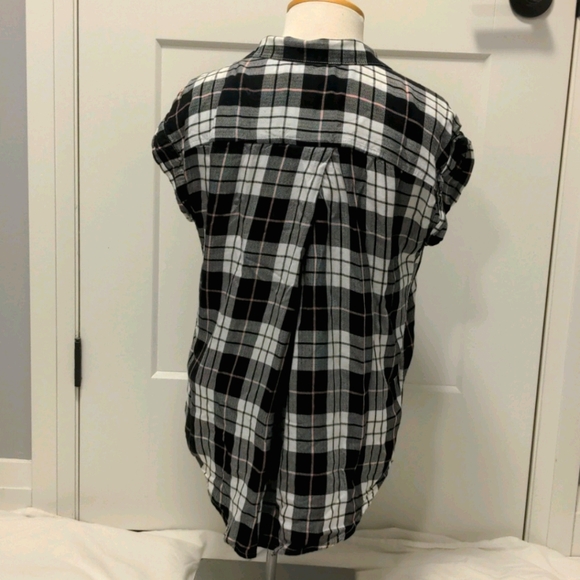 Cap sleeve plaid tunic button-up shirt - Picture 5 of 7